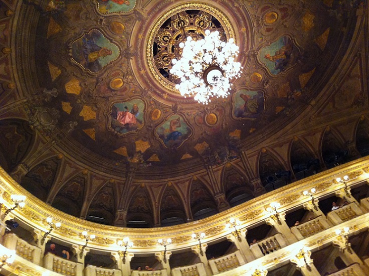 Teatro di Bologna, lampadario
