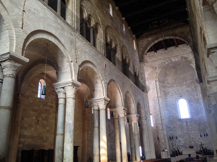 Trani, Cattedrale (interno)