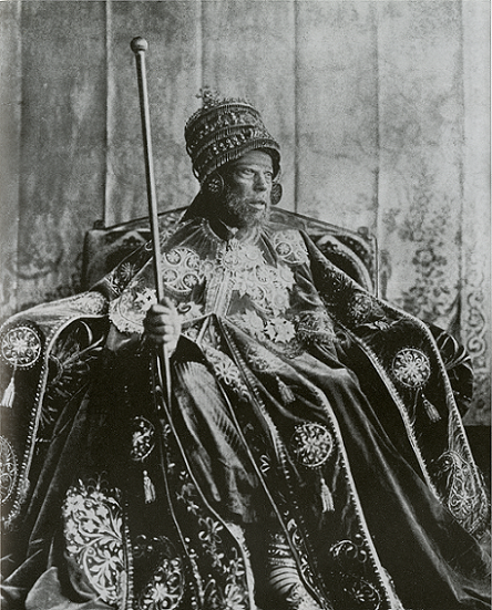 L'Imperatore Menelik sul trono